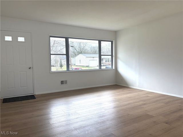 1227 Flanders Avenue, Akron, OH 44314