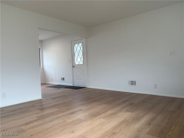 1227 Flanders Avenue, Akron, OH 44314