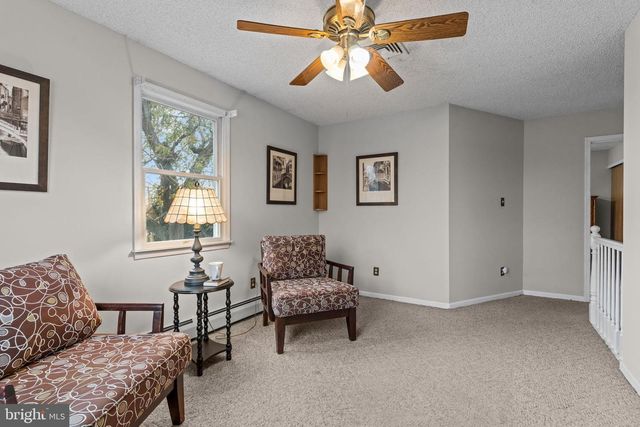 29 GRACEFUL LN, Levittown, PA 19055