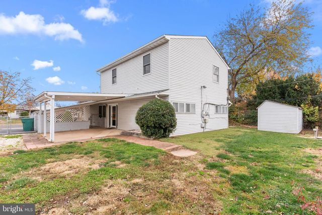 29 GRACEFUL LN, Levittown, PA 19055