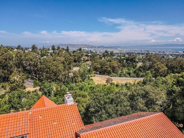 36 Eugenia Way, Hillsborough, CA 94010
