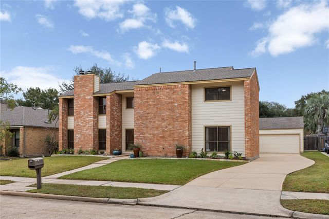 1610 E Hedgecroft Drive, El Lago, TX 77586