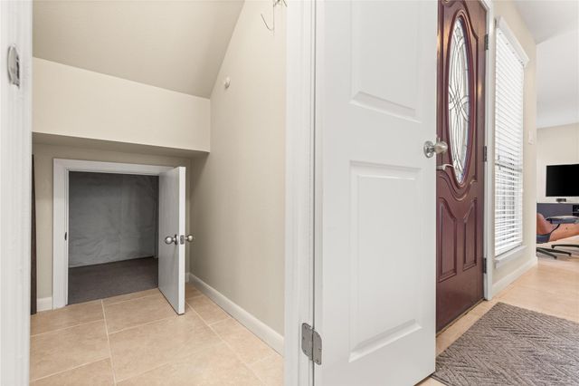 1610 E Hedgecroft Drive, El Lago, TX 77586