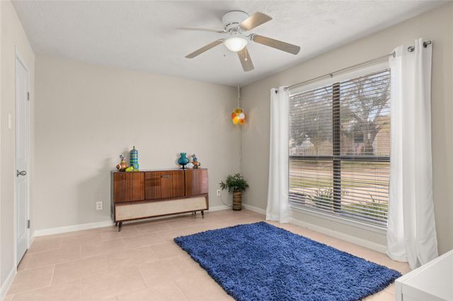 1610 E Hedgecroft Drive, El Lago, TX 77586