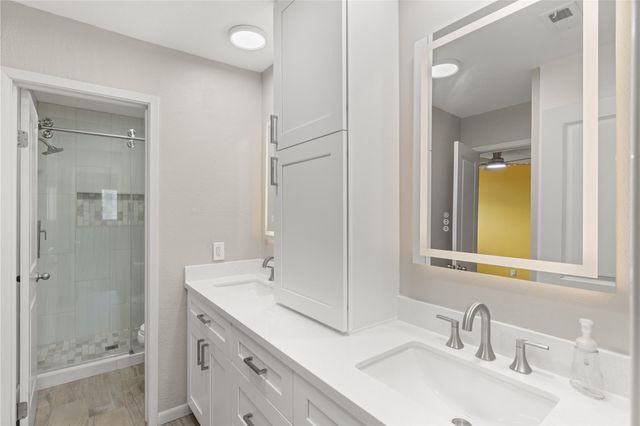 1610 E Hedgecroft Drive, El Lago, TX 77586