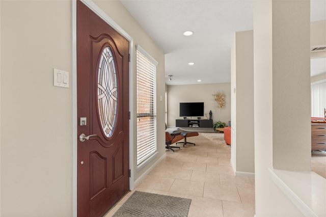 1610 E Hedgecroft Drive, El Lago, TX 77586