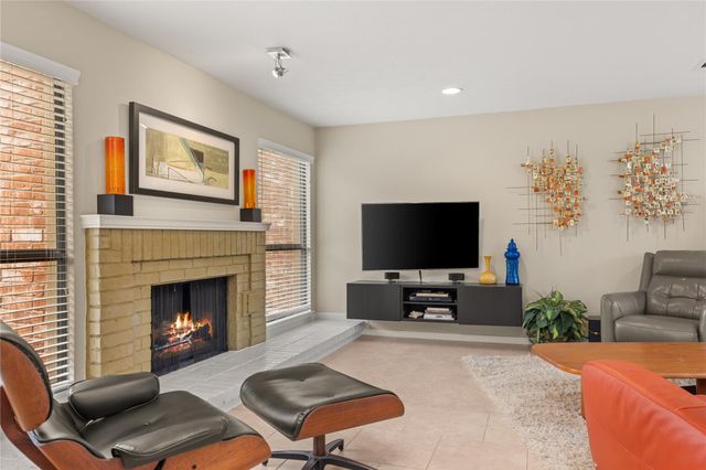 1610 E Hedgecroft Drive, El Lago, TX 77586