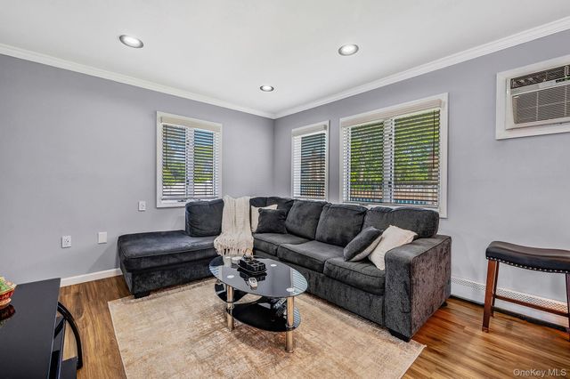 935 Sterling Place, West Babylon, NY 11704