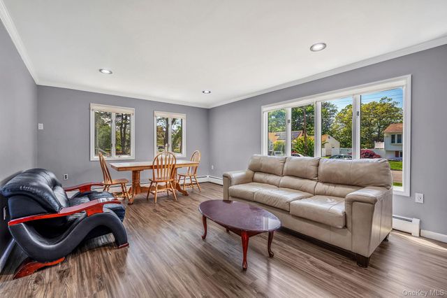 935 Sterling Place, West Babylon, NY 11704