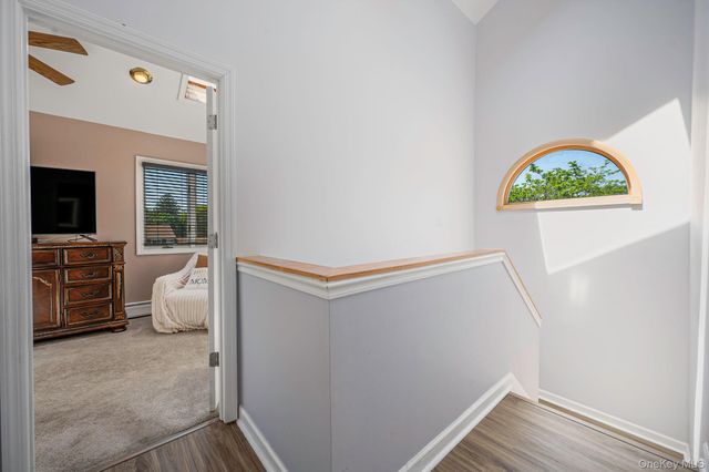 935 Sterling Place, West Babylon, NY 11704