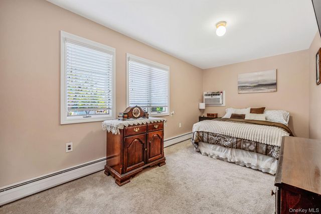 935 Sterling Place, West Babylon, NY 11704