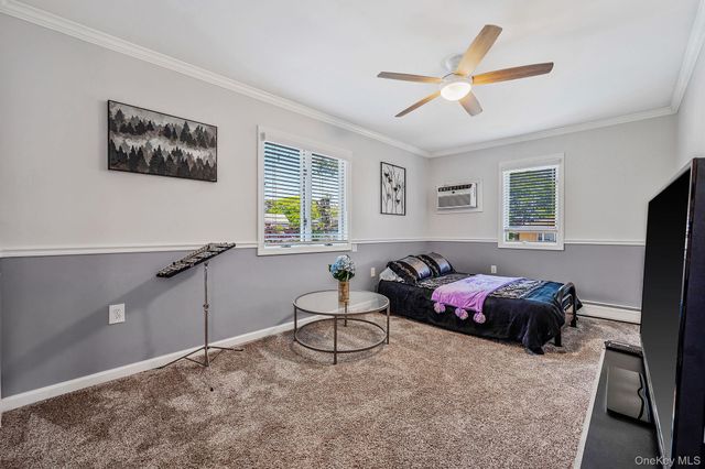 935 Sterling Place, West Babylon, NY 11704