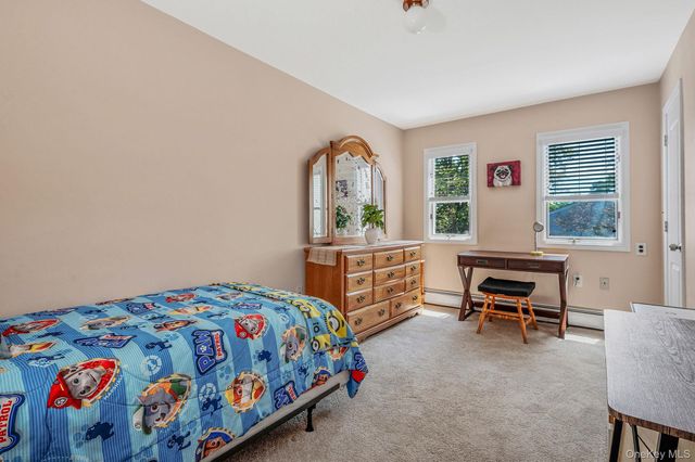 935 Sterling Place, West Babylon, NY 11704