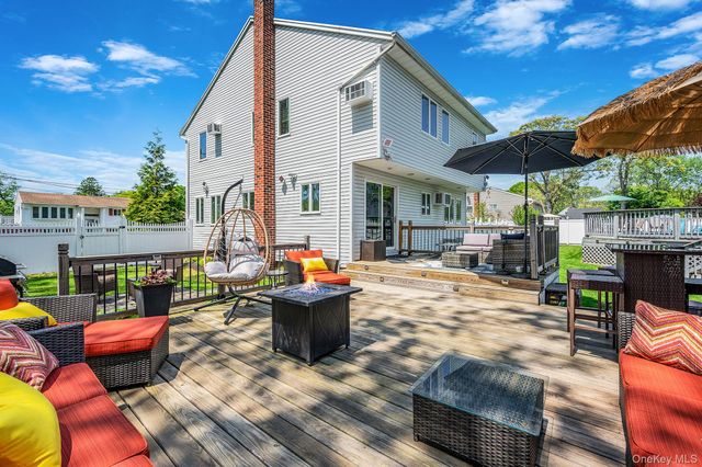 935 Sterling Place, West Babylon, NY 11704