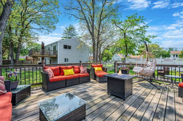 935 Sterling Place, West Babylon, NY 11704