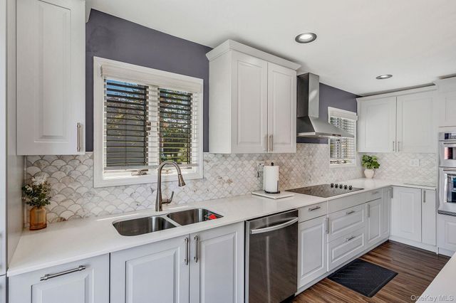 935 Sterling Place, West Babylon, NY 11704