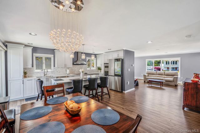 935 Sterling Place, West Babylon, NY 11704