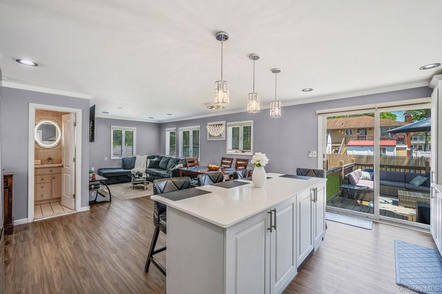 935 Sterling Place, West Babylon, NY 11704