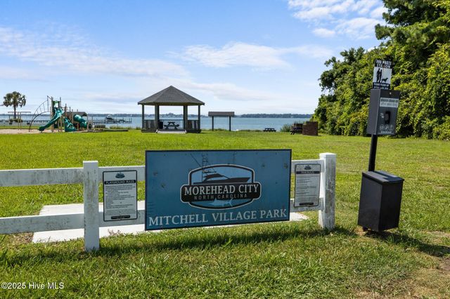 116 Hodges Street, Morehead City, NC 28557