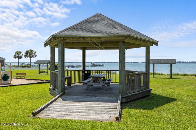 116 Hodges Street, Morehead City, NC 28557