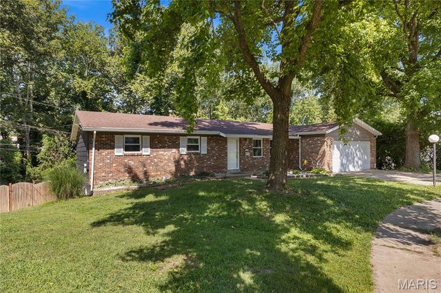 5 Oriole Court, St Charles, MO 63301