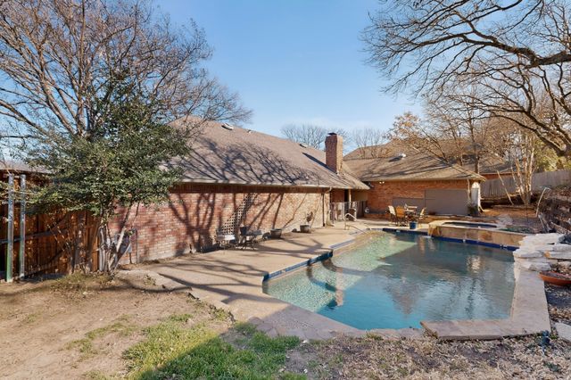 2704 Briarbrook Ct, Arlington, TX 76006