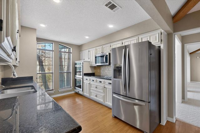 2704 Briarbrook Ct, Arlington, TX 76006