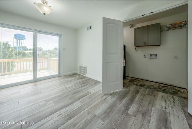 499 PERREY DRIVE, Holts Summit, MO 65043