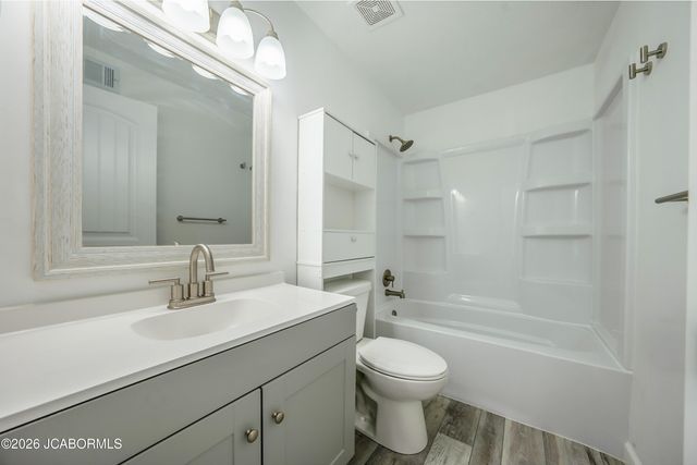 499 PERREY DRIVE, Holts Summit, MO 65043