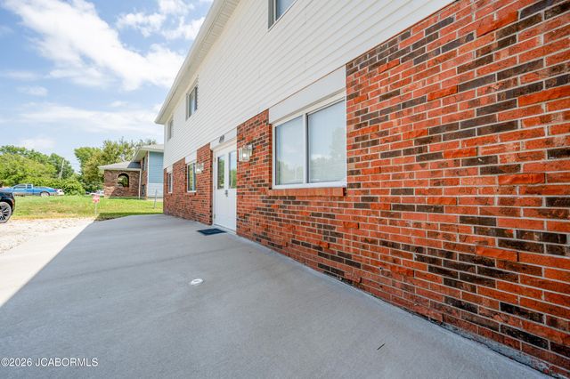 499 PERREY DRIVE, Holts Summit, MO 65043