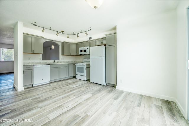 499 PERREY DRIVE, Holts Summit, MO 65043