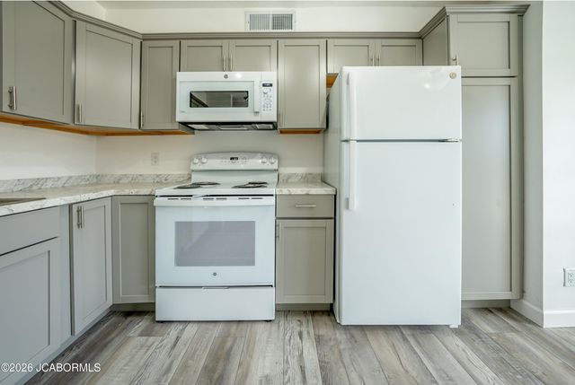 499 PERREY DRIVE, Holts Summit, MO 65043