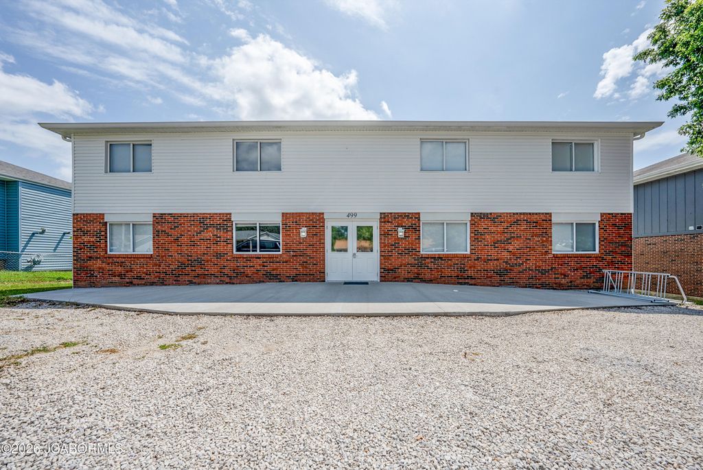 499 PERREY DRIVE, Holts Summit, MO 65043