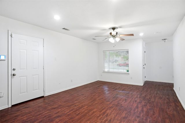 2222 Woodoak Drive, Irving, TX 75060
