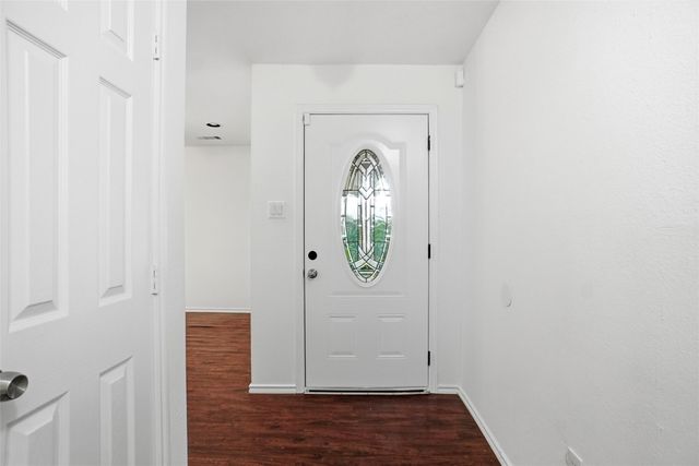 2222 Woodoak Drive, Irving, TX 75060