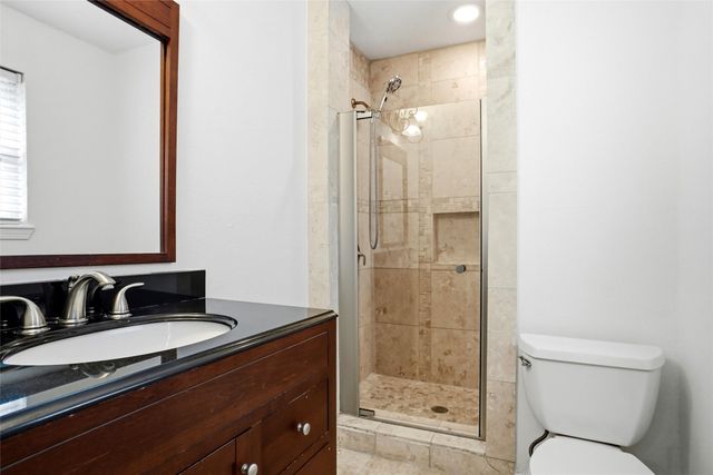 2222 Woodoak Drive, Irving, TX 75060