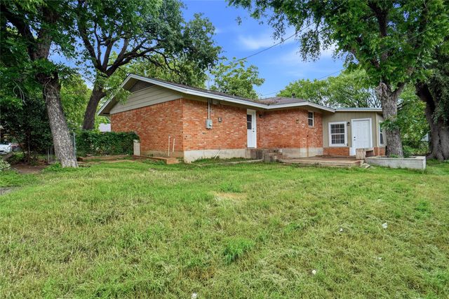 2222 Woodoak Drive, Irving, TX 75060