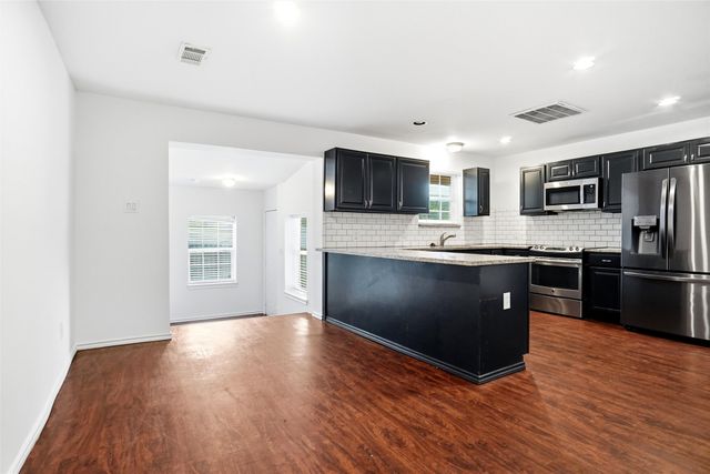 2222 Woodoak Drive, Irving, TX 75060