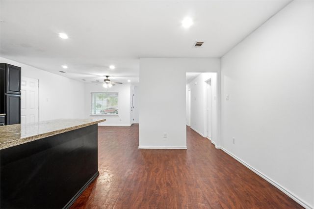 2222 Woodoak Drive, Irving, TX 75060