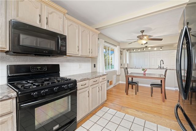 113 Creek Meadow Lane, Greece, NY 14626