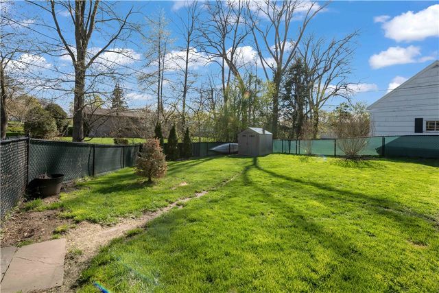 113 Creek Meadow Lane, Greece, NY 14626