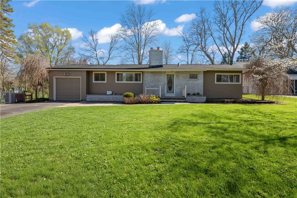 113 Creek Meadow Lane, Greece, NY 14626