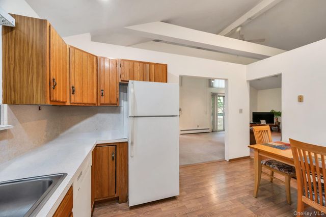 179 Gnarled Hollow Road, East Setauket, NY 11733