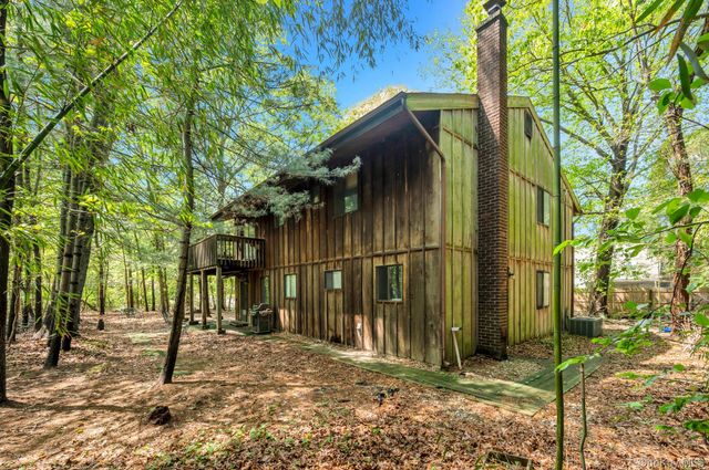 179 Gnarled Hollow Road, East Setauket, NY 11733