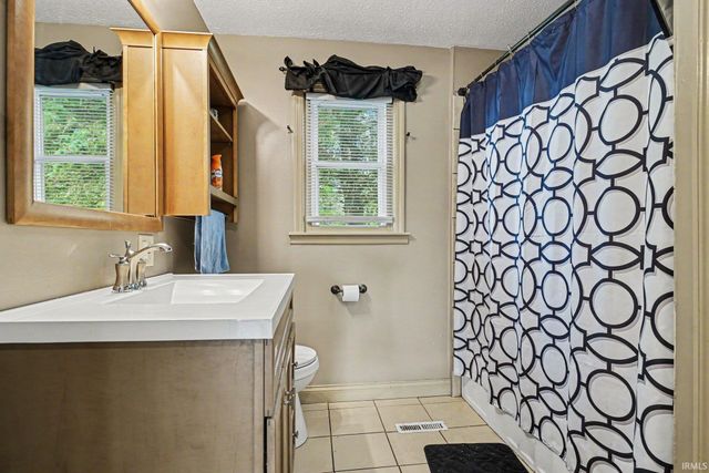 24681 County Road 26, Elkhart, IN 46517