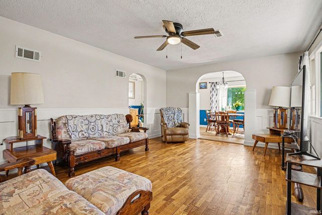 24681 County Road 26, Elkhart, IN 46517