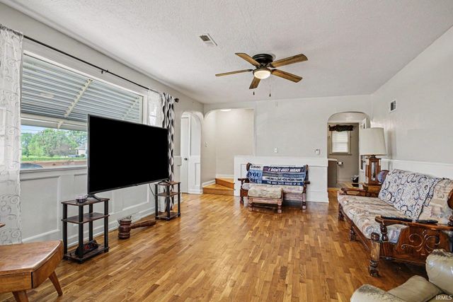 24681 County Road 26, Elkhart, IN 46517
