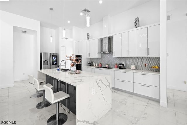 140 SE 16th ST, Cape Coral, FL 33990