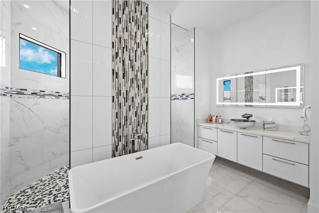 140 SE 16th ST, Cape Coral, FL 33990