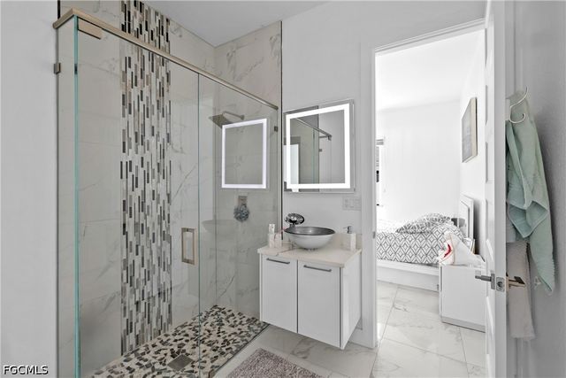 140 SE 16th ST, Cape Coral, FL 33990